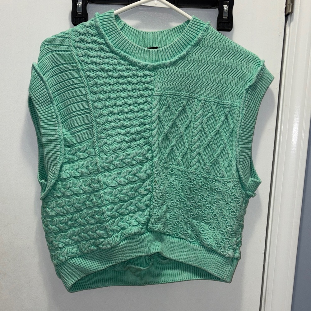 Free People Mint Green Knit Sleeveless Sweater size xs